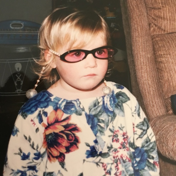 Meet your Posher, Lu- Womenโs and Home - Picture 3 of 8